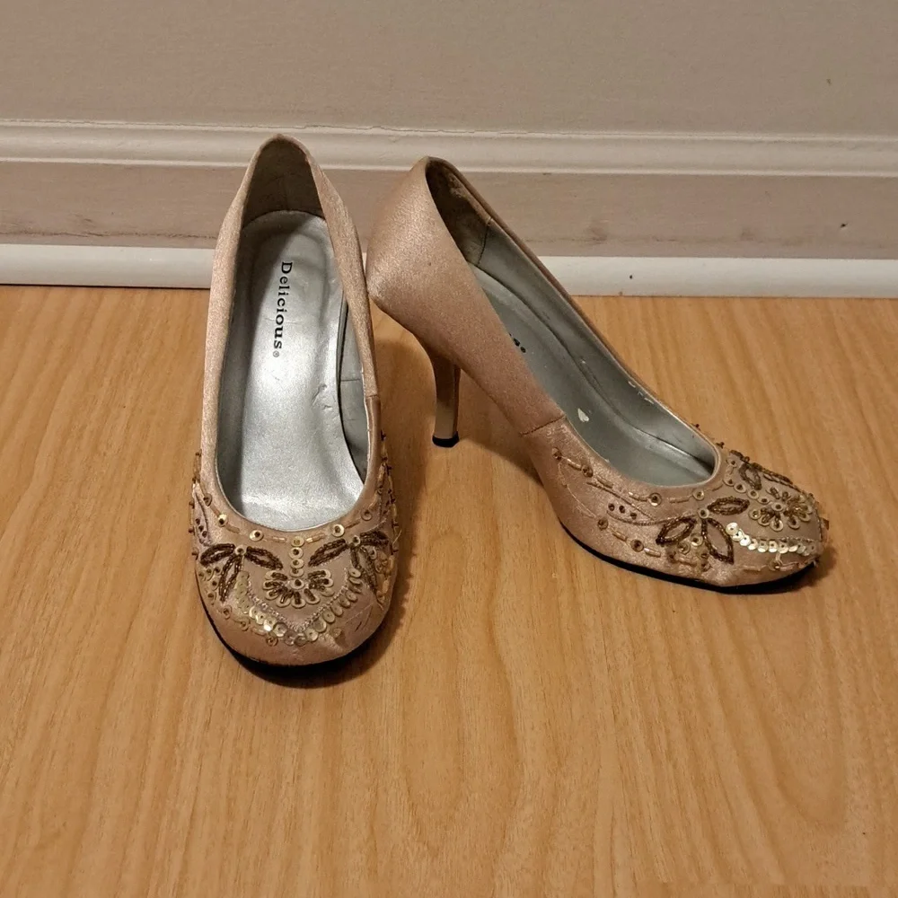 Gold occasion pumps - Picture 1 of 8